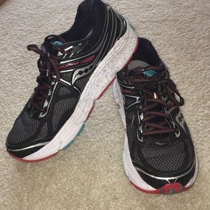 Final Price Womens Saucony Omni 14 Running Sneaker